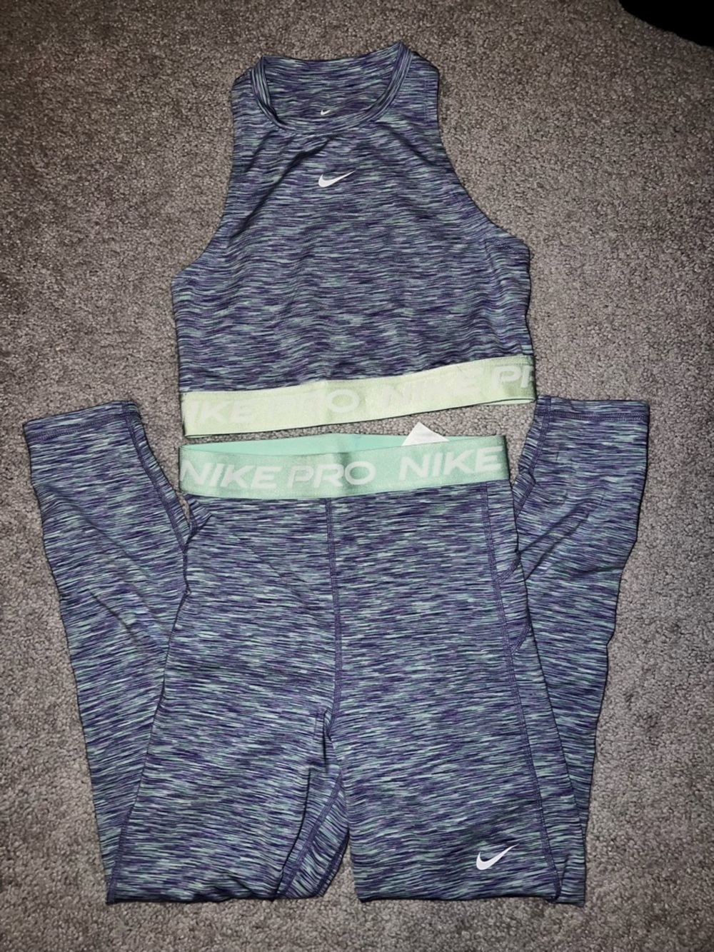 Nike Pro Dri- Fit Crop Tank & High-Waist Leggings Set
